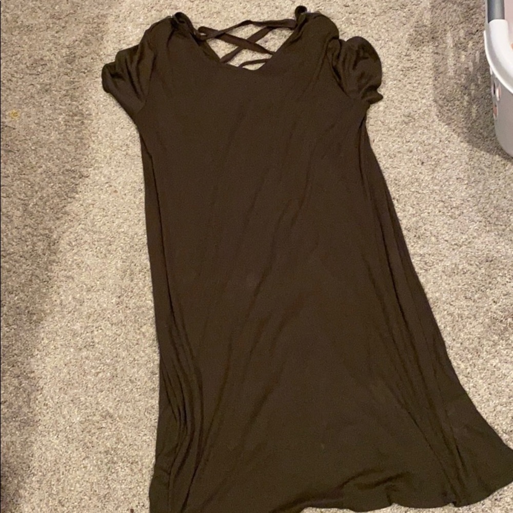 Selling green summer dress with tag on